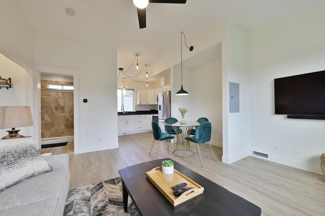 הוילה סאלם Modern Upstairs Loft - Newly Renovated! מראה חיצוני תמונה